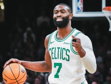 注册送彩金-布朗30+10+5落选秀5记三分，西亚卡姆空砍32分，绿军复仇步行者