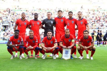 英格兰先丢球再闷平，索斯盖特到底会不会开航母？