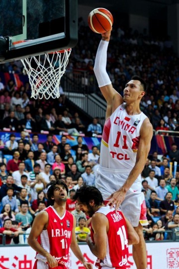 手机娱乐应用-为什么乔尔杰维奇如此钟情易建联？