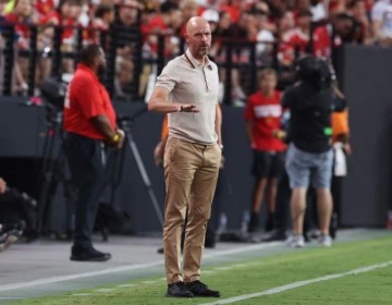 互动社区-滕哈赫：曼联下半场太松懈 友谊赛也不能这么踢